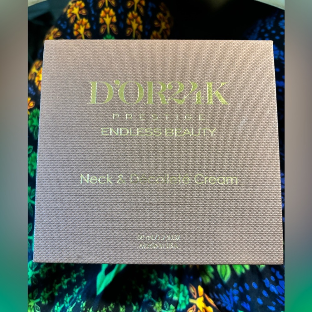 🔥 BUNDLE DEAL- D’or24k Neck & Décolleté Serum and Cream 🔥 - Picture 7 of 12